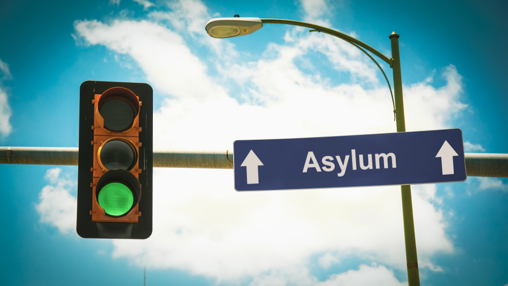 How the Suspension of the U.S. Refugee Admissions Program Affects Asylum Seekers in 2025