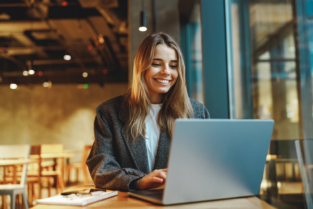 The Role of Freelancing in Building a Relocation-Friendly Portfolio