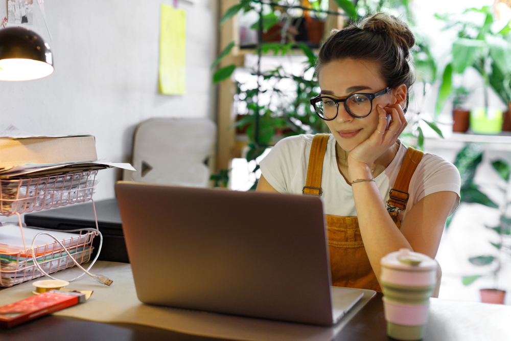 The Role of Freelancing in Building a Relocation-Friendly Portfolio