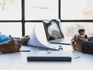 Job Searching While Employed: Do’s and Don’ts