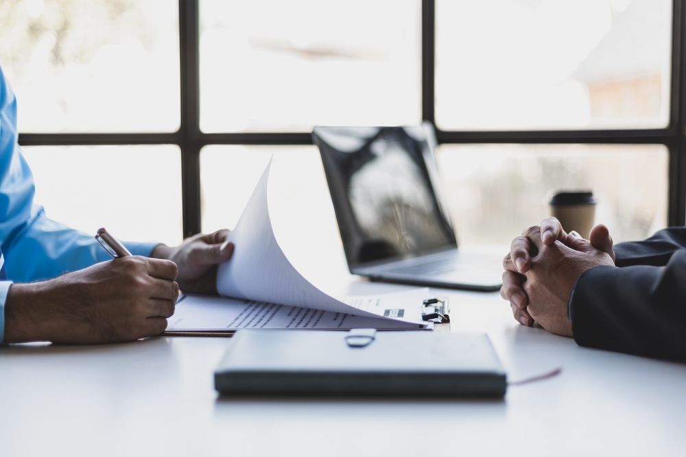Job Searching While Employed: Do’s and Don’ts